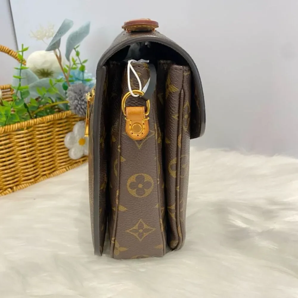 Louis Vuitton Women Pre-Loved Bag Very Good Condition - Picture 3 of 8